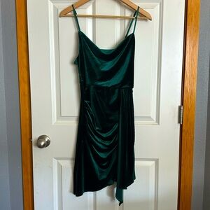 LULU’s formal mini dress velvet green